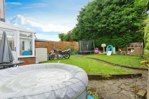 Rear Garden 2.jpg