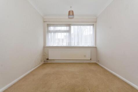 Bedroom 1.jpg
