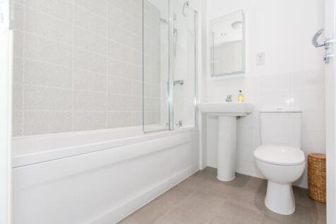 Bathroom 2.jpg