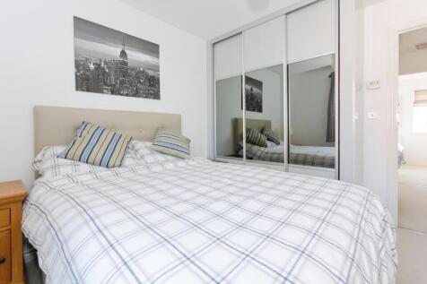 Bedroom 1 2nd .jpg