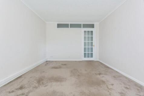 Sitting room 2.jpg