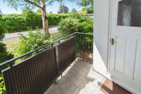 Patio 3.jpg
