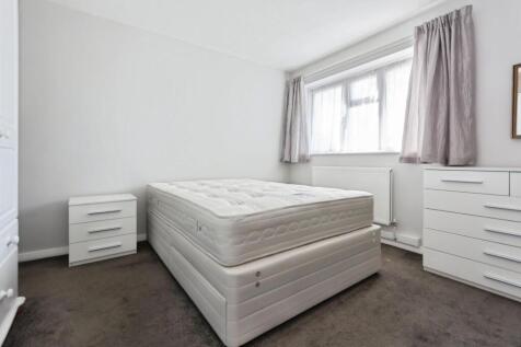 Bedroom 1.jpg