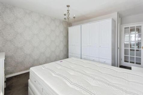 Bedroom 4.jpg