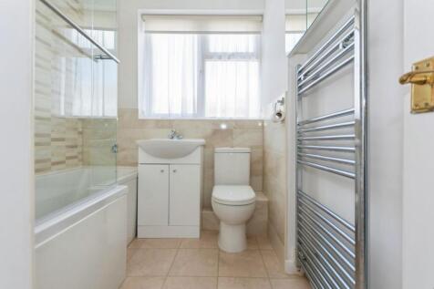 Bathroom 2.jpg