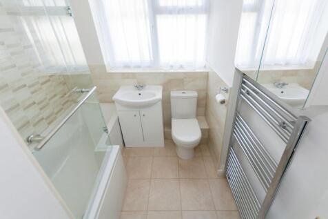 Bathroom 3.jpg