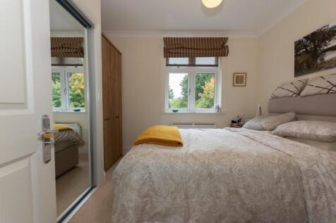 bedroom 1 (d).jpg