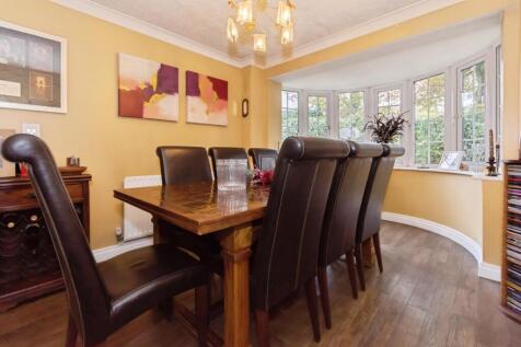Dining Room (b).jpg