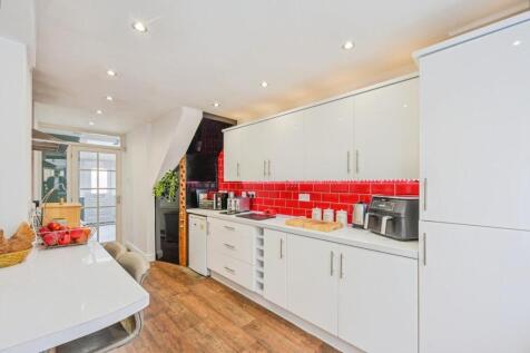 11woodlandsclose-4.jpg
