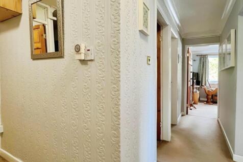 734d5edc-Hallway 202.jpg