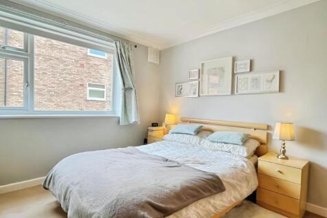 2313e660-Bedroom.jpg