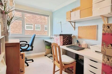 c62ee7d2-2nd 20Bedroom.jpg