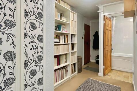 d0a4c97a-Hallway 203.jpg