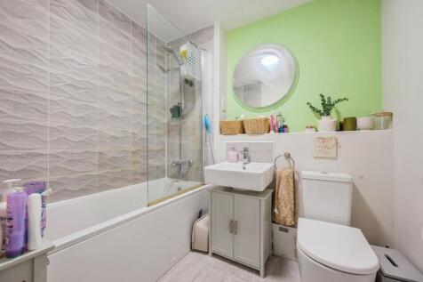 32woodlarkway-1.jpg