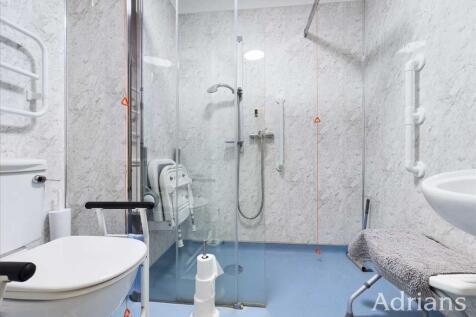 SHOWER / WET ROOM