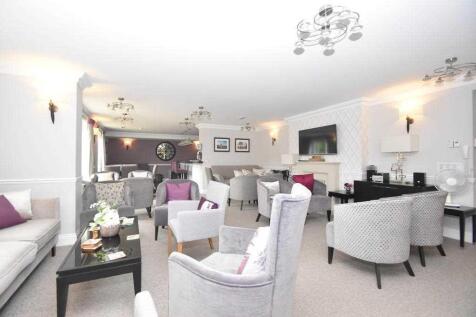 COMMUNAL LOUNGE