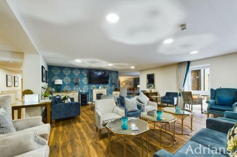 COMMUNAL LOUNGE