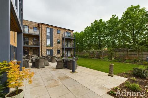COMMUNAL GARDENS