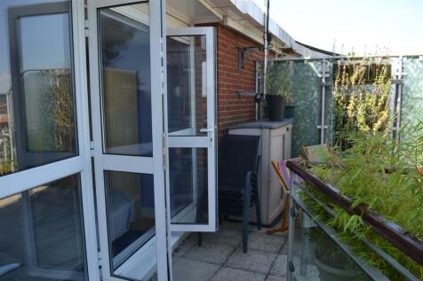 DOORS ONTO TERRACE