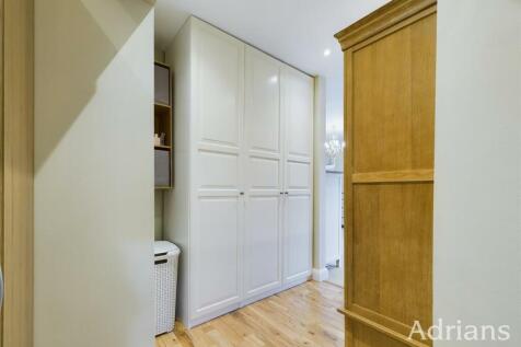 DRESSING AREA