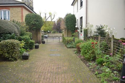 EXTERIOR ENTRANCE