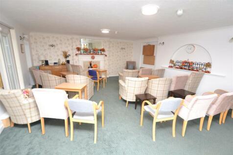 COMMUNAL LOUNGE