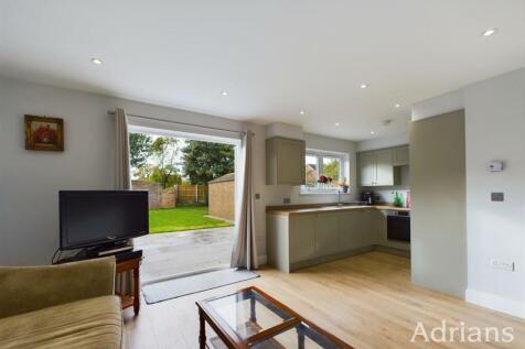 LIVING ROOM &amp;