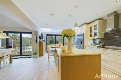 KITCHEN /