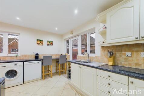 KITCHEN /