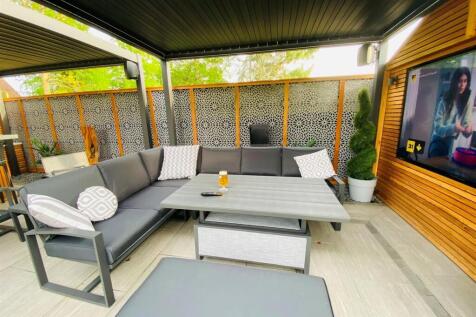 ENTERTAINING AREA