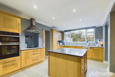 KITCHEN /