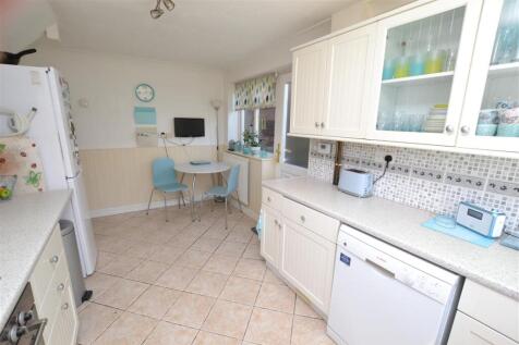 KITCHEN /