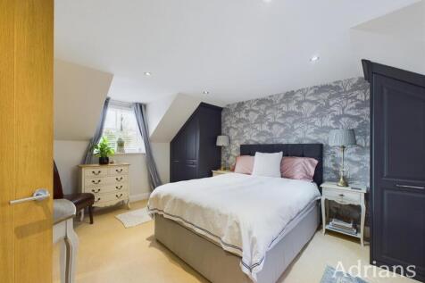 PRINCIPLE BEDROOM