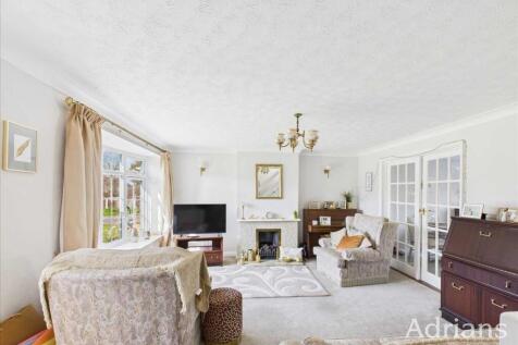 OPEN PLAN LOUNGE