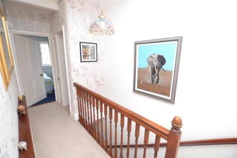 FIRST FLOOR LANDING