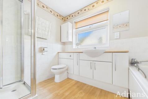 BATH / SHOWER ROOM