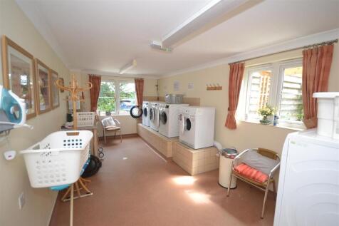 COMMUNAL LAUNDRY