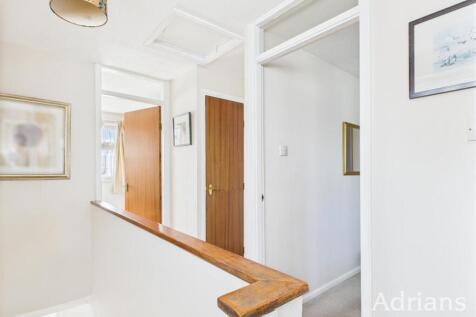 FIRST FLOOR LANDING