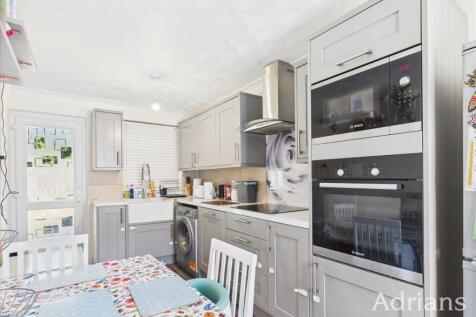 KITCHEN /