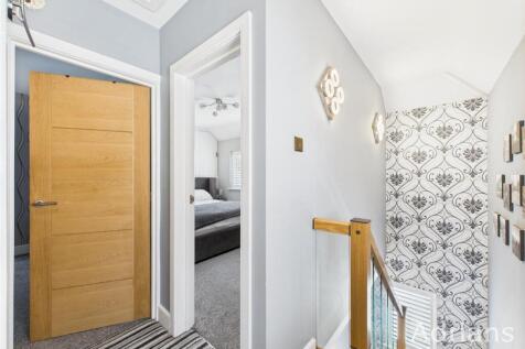 FIRST FLOOR LANDING