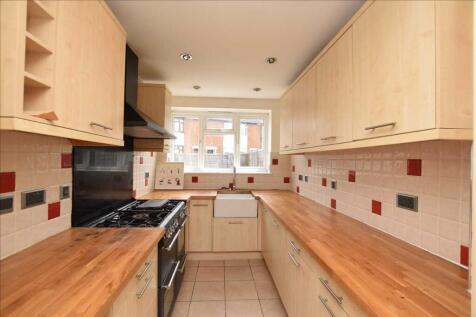 KITCHEN /