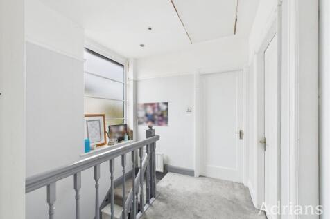 FIRST FLOOR LANDING