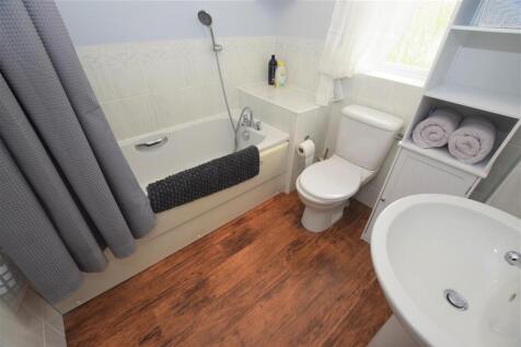PRIVATE BATHROOM