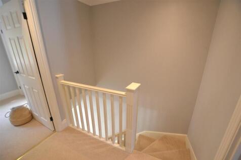 FIRST FLOOR LANDING