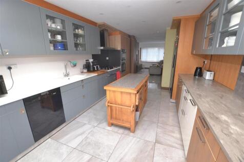 KITCHEN /
