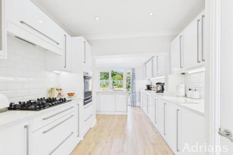 KITCHEN /