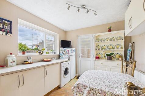 KITCHEN /