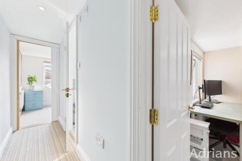 SECOND FLOOR LANDING