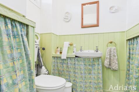 UTILITY / CLOAKROOM