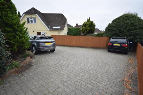 GARAGE &amp; PARKING